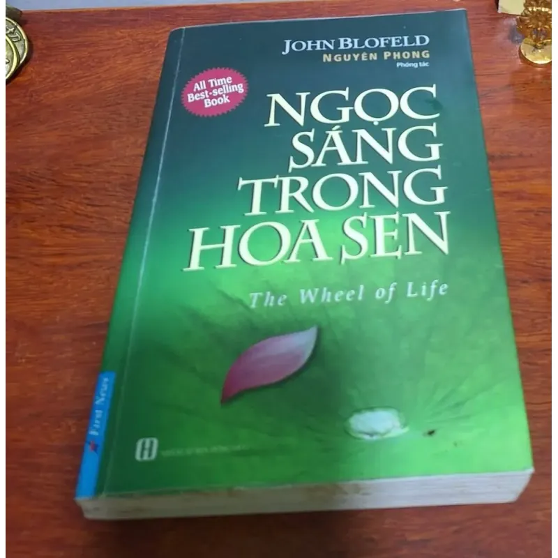 Ngọc sáng trong hoa sen 1001864
