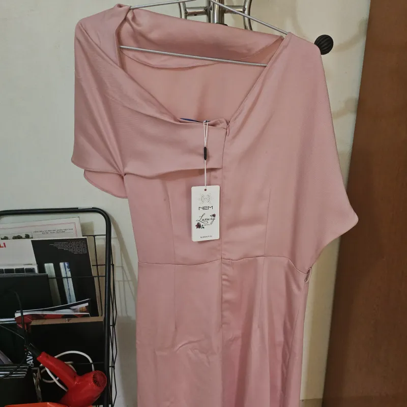 ĐẦM LỤA CỔ ĐỔ NEM NEW + NEWTAG + SIZE M + HỒNG PHẤN 925528