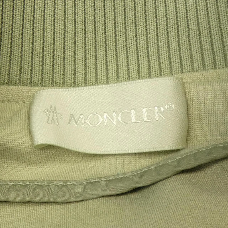 Moncler MONCLER 10938G00037 Áo khoác 627603