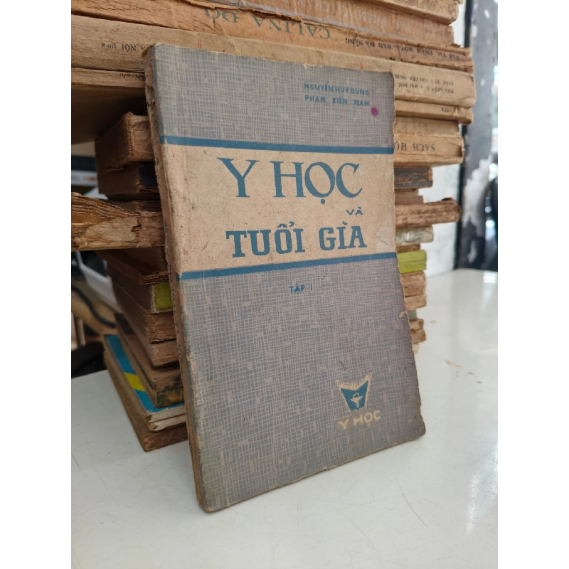Y học và tuổi già - Nguyễn Huy Dung & Phạm Kiến Nam 1026840