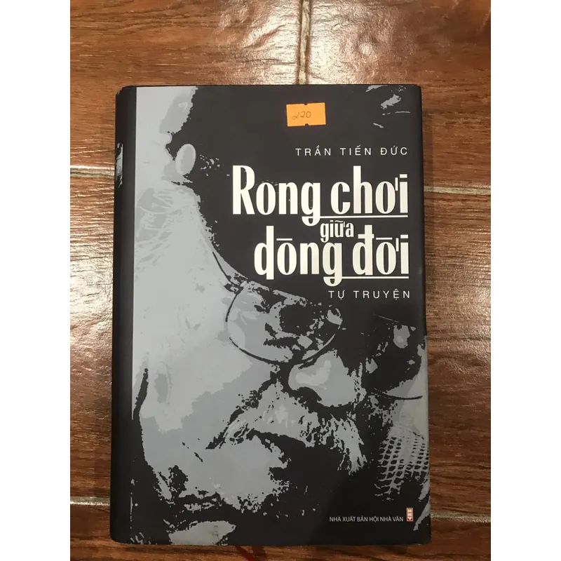Rong chơi giữa dòng đời - Trần Tiến Đức (k4) 722886