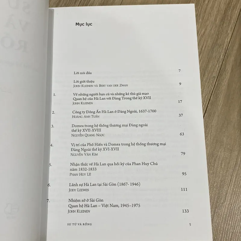 SƯ TỬ VÀ RỒNG - BỐN THẾ KỶ QUAN HỆ HÀ LAN - VIỆT NAM (xb 2008) 1029013