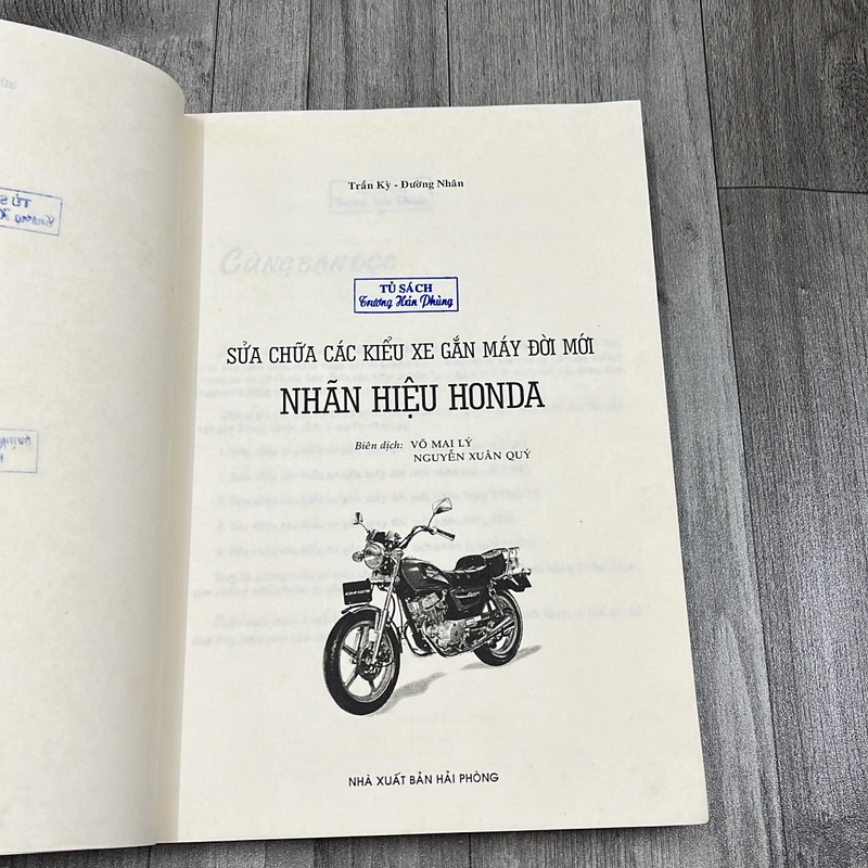 Sửa chữa các kiểu xe gắn máy đời mới nhãn hiệu Honda. 8b2 539052