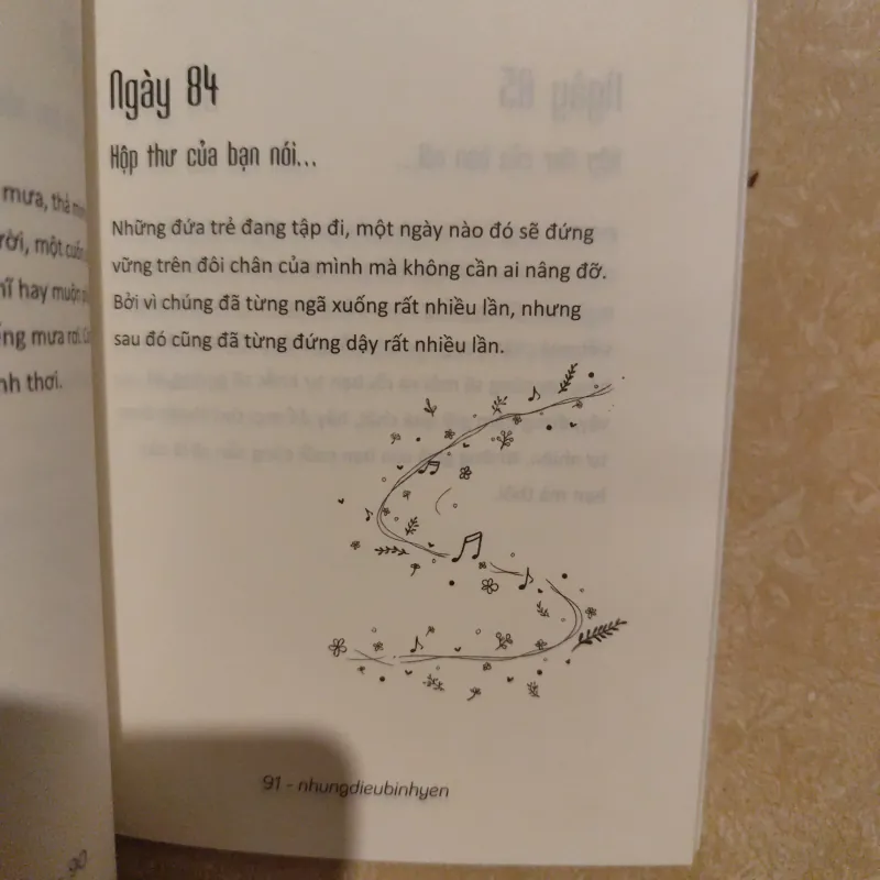 Sách chúng ta sinh ra là để hạnh phúc 753145