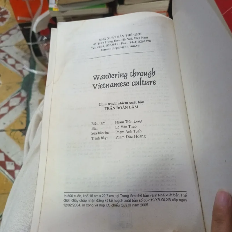 Wandering Through Vietnamese Culture - Hữu Ngọc 1031388