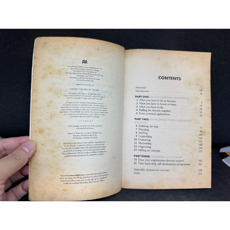 Effective Leadership - How To Be A Successful Leader, John Adair, Mới 60% (Ố Vàng), 2009 SBM2407 916448