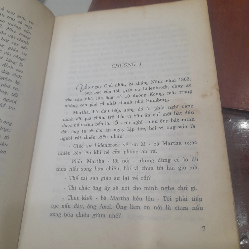 Jules Verne - CUỘC DU HÀNH VÀO TRUNG TÂM TRÁI ĐẤT (tóm lược) 463219