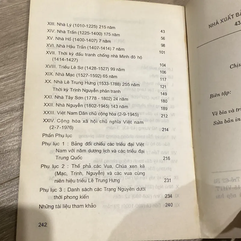 TÓM TẮT NIÊN BIỂU LỊCH SỬ VIỆT NAM (XB 1998) 739040