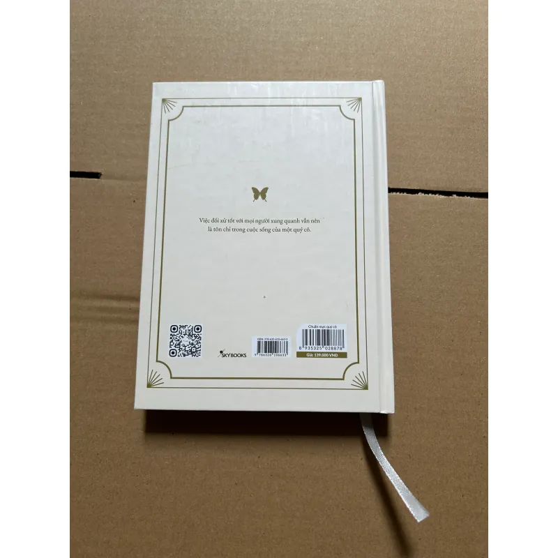 Chuẩn mực quý cô 1046530