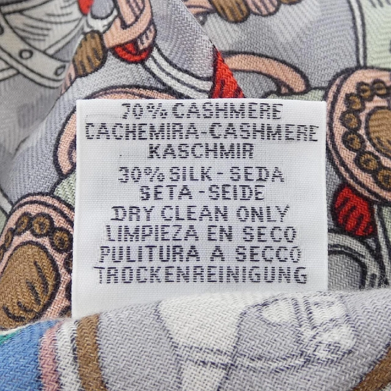 Khăn choàng HERMES Triangle Jean - Hàng hiệu Chính hãng 832226