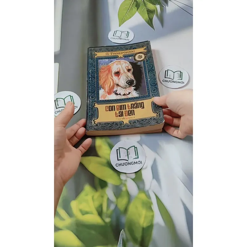 Con Bim Trắng Tai Đen - G. T. Proleforski 744686