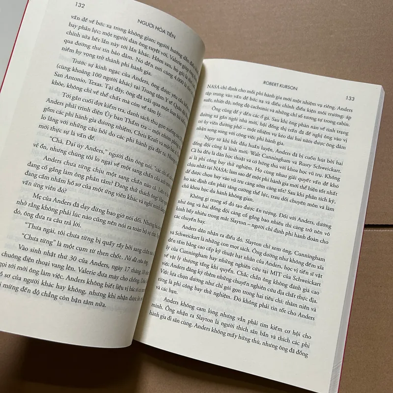 Người hỏa tiễn - Robert Kurson 736727