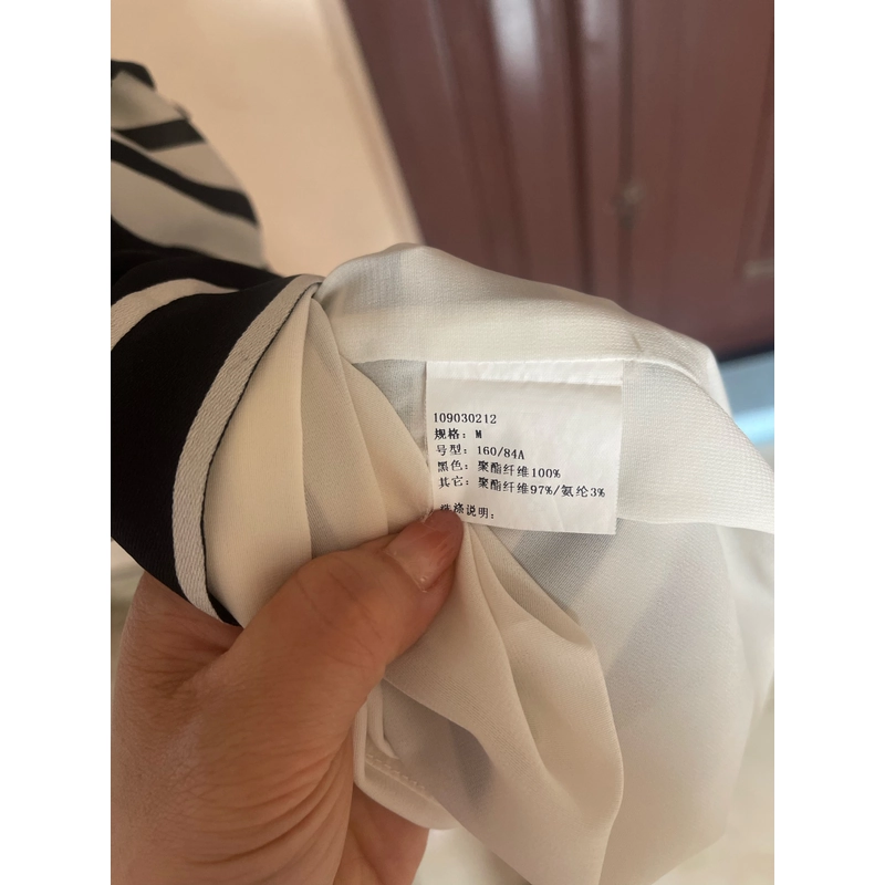 Váy voan tơ QCCC màu đen trắng, tag size M 273274