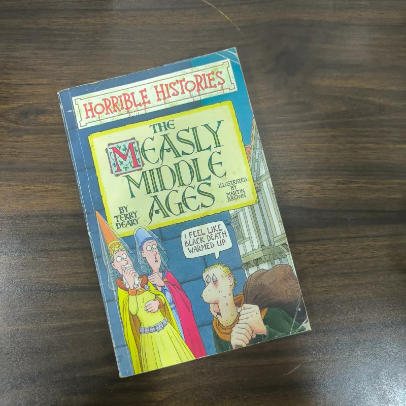 Horrible Histories: The Measly Middle Ages - Terry Deary  1035460