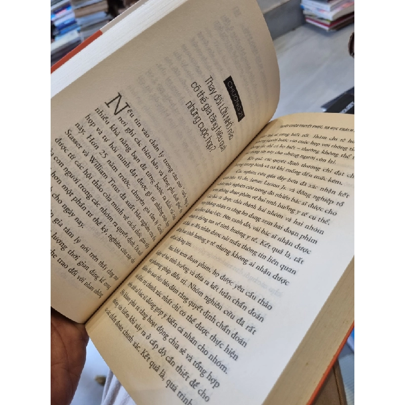 Tuyệt Chiêu Thuyết Phục, Hạ Gục Khách Hàng (The Small Big) - Steve J. Martin, Noah J. Goldstein và Robert B. Cialdini 325601