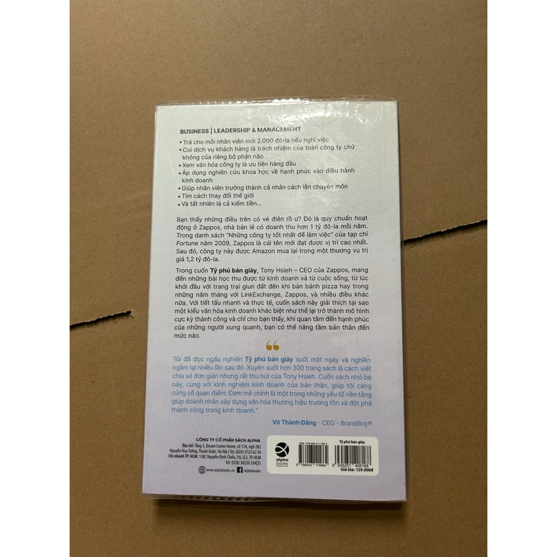 Tỷ phú bán giày 551465