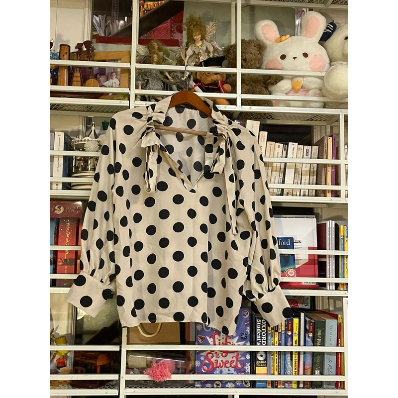 Áo blouse hình chấm bi trắng, Size M/L 529817