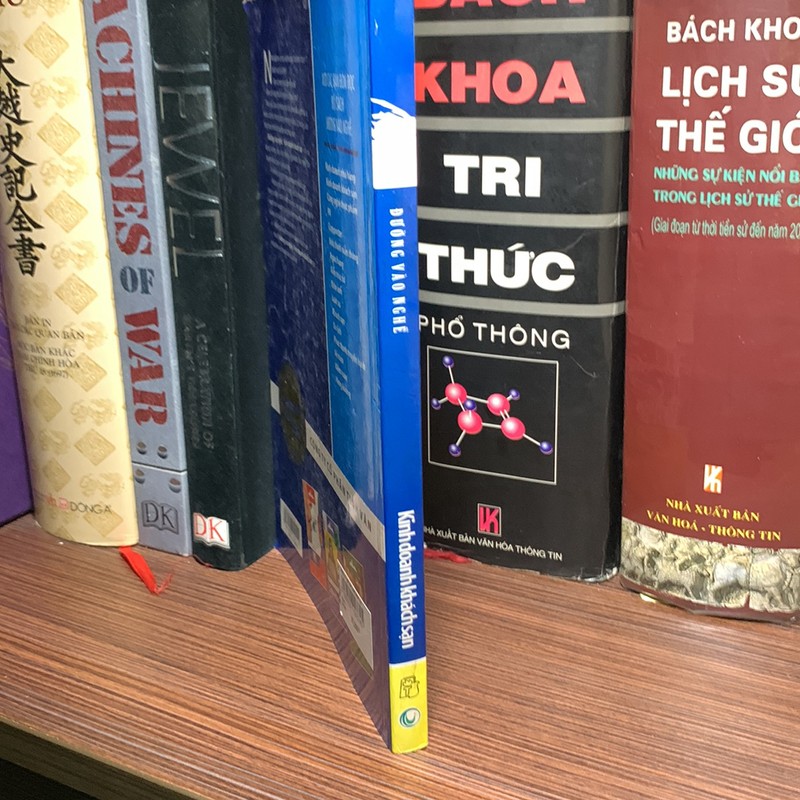 Kinh Doanh Khách Sạn- Tác giả Hồng Vân,Công Mỹ,Minh Ninh 188108