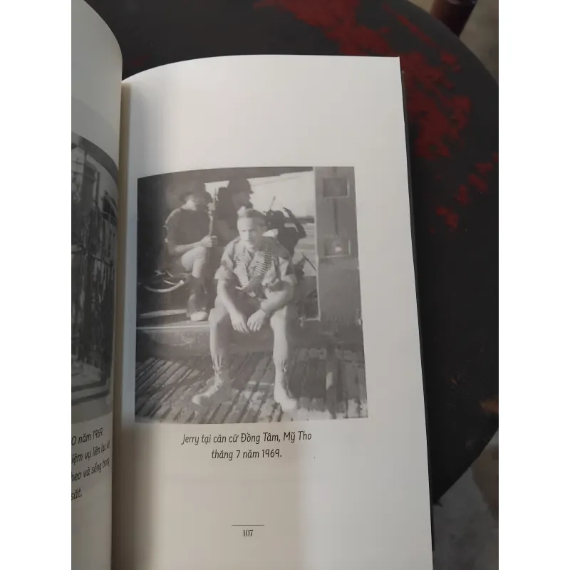 Romeo và Tuyết tự truyện của Jerry White 1000247