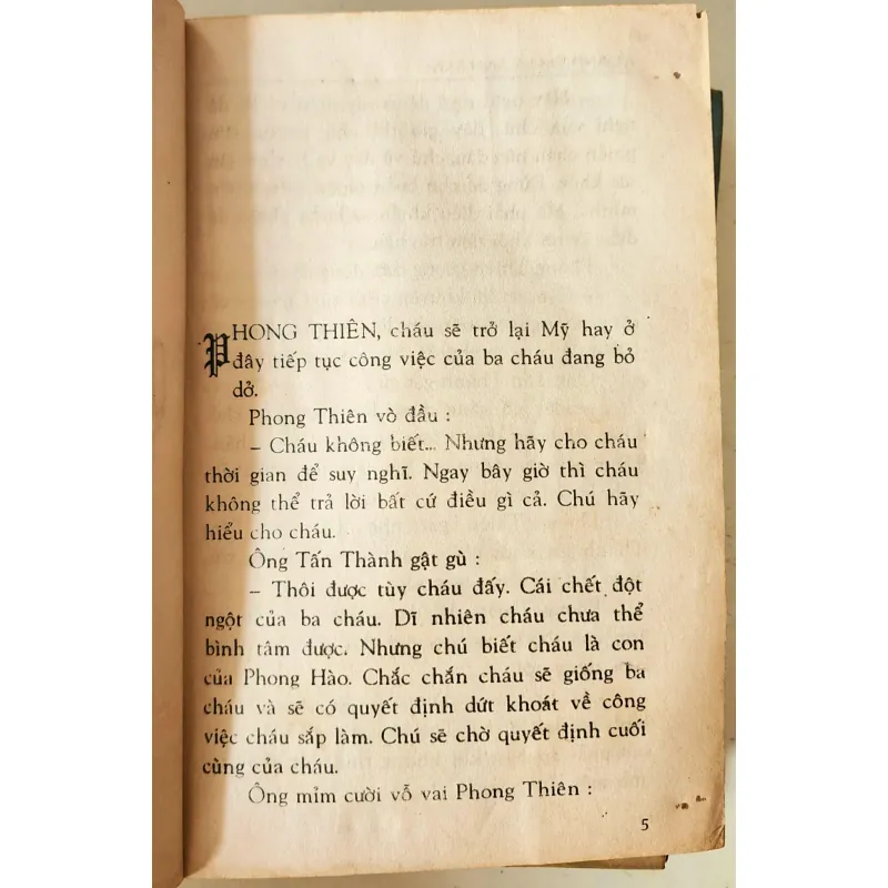 Tiểu thuyết lãng mạn Việt Nam QUANH EM LÀ ÁNH SÁNG (Thương Thương) 782384