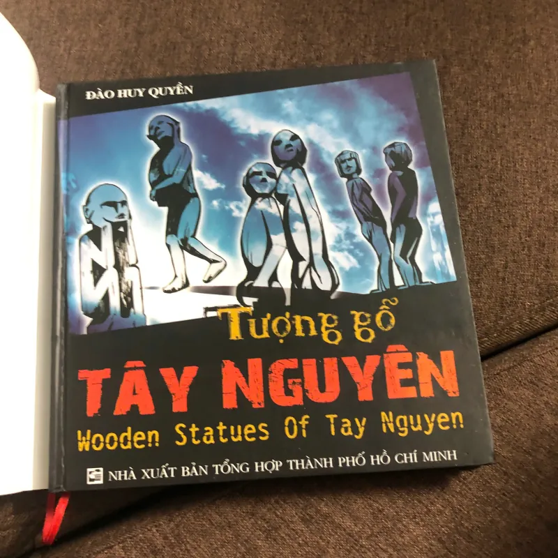 Tượng Gỗ Tây Nguyên – Wooden Statues of Tay Nguyen 597471