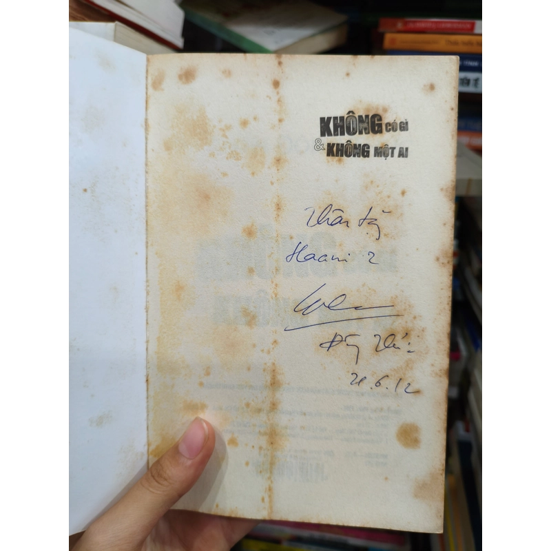 Không có gì và không một ai 🌱 522562