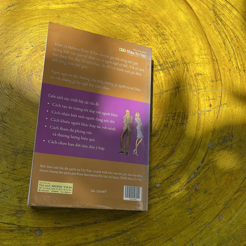 CUỐN SÁCH HOÀN HẢO VỀ NGÔN NGỮ CƠ THỂ 599120