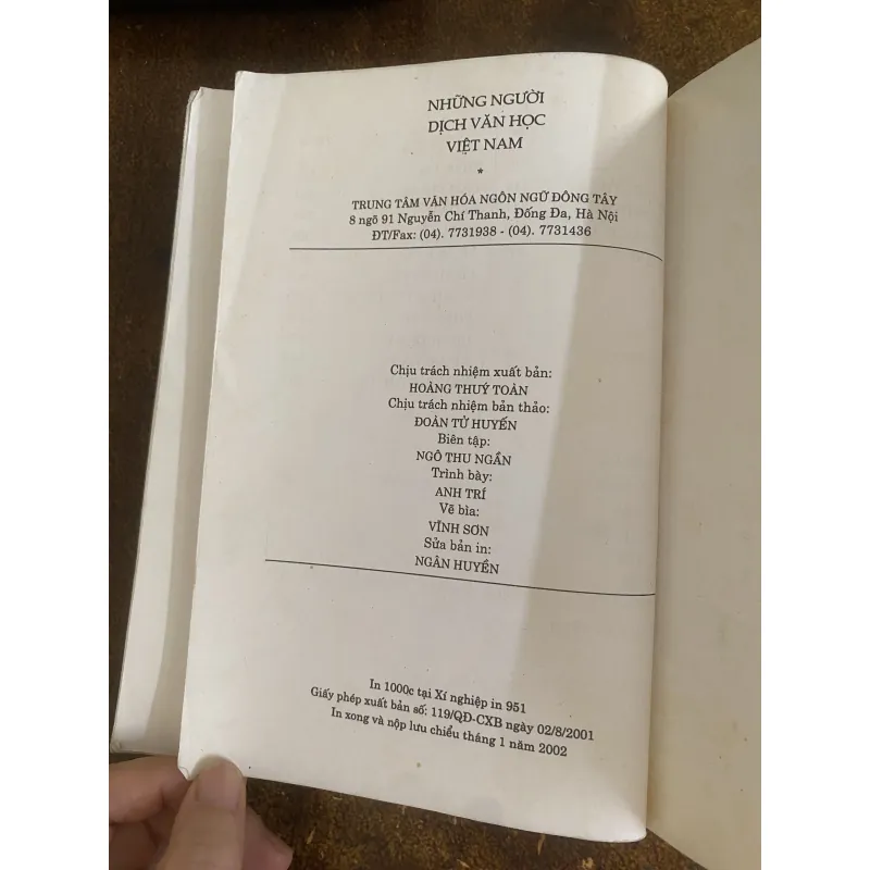 Những người dịch Văn học Việt Nam- công ty sách Đông Tây 1019486
