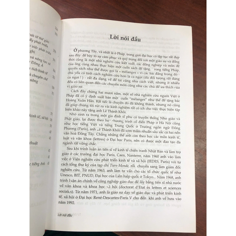 TỪ ĐÔNG SANG TÂY - CHỦ BIÊN: CAO HUY THUẦN, NGUYỄN TÙNG, TRẦN HẢI HẠC, VĨNH SÍNH 454424