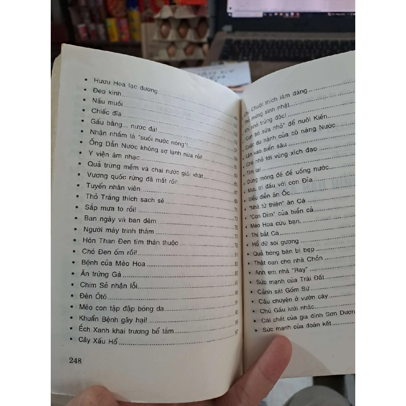 Quả Dưa Hấu Hình Vuông - Vũ Bội Tuyền, Văn Thị Đức - 2002 mới 80% ố - VĂN HỌC - HCM3012 921430