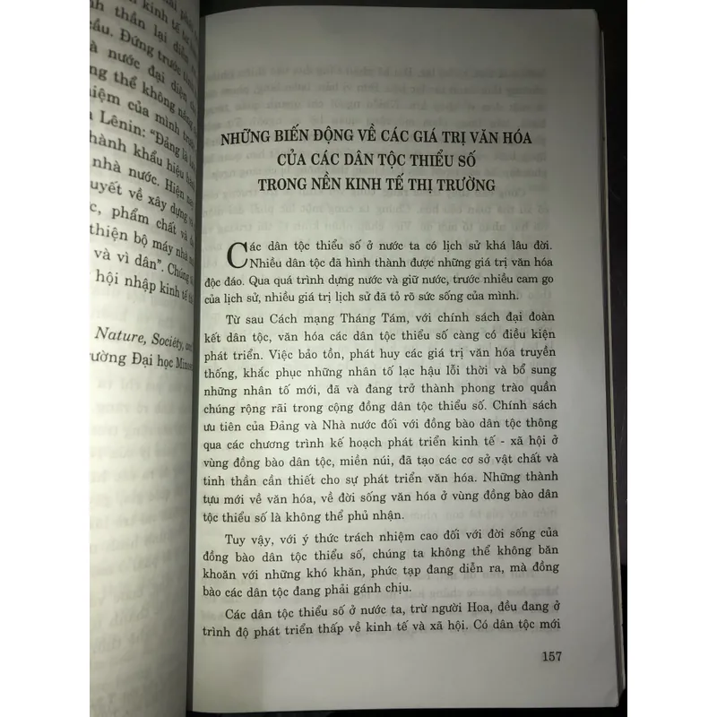 Văn hoá Việt Nam trên con đường đổi mới - Những thời cơ và thách thức  600405