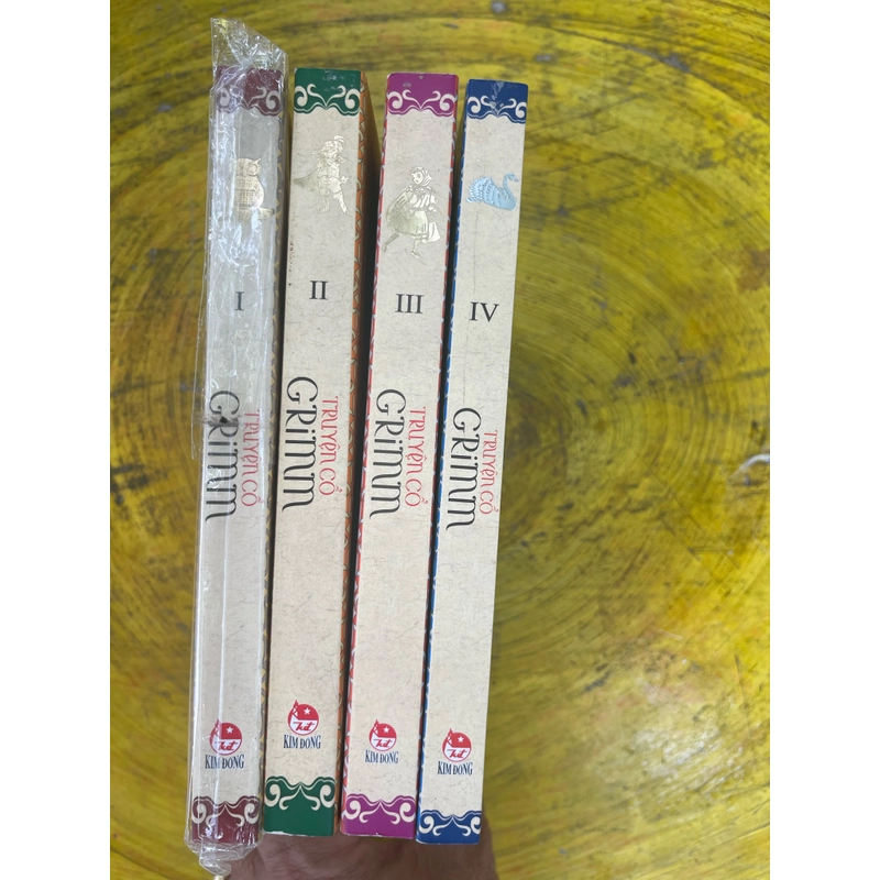 Truyện cổ Grimm bốn cuốn đầy đủ nhất 469669