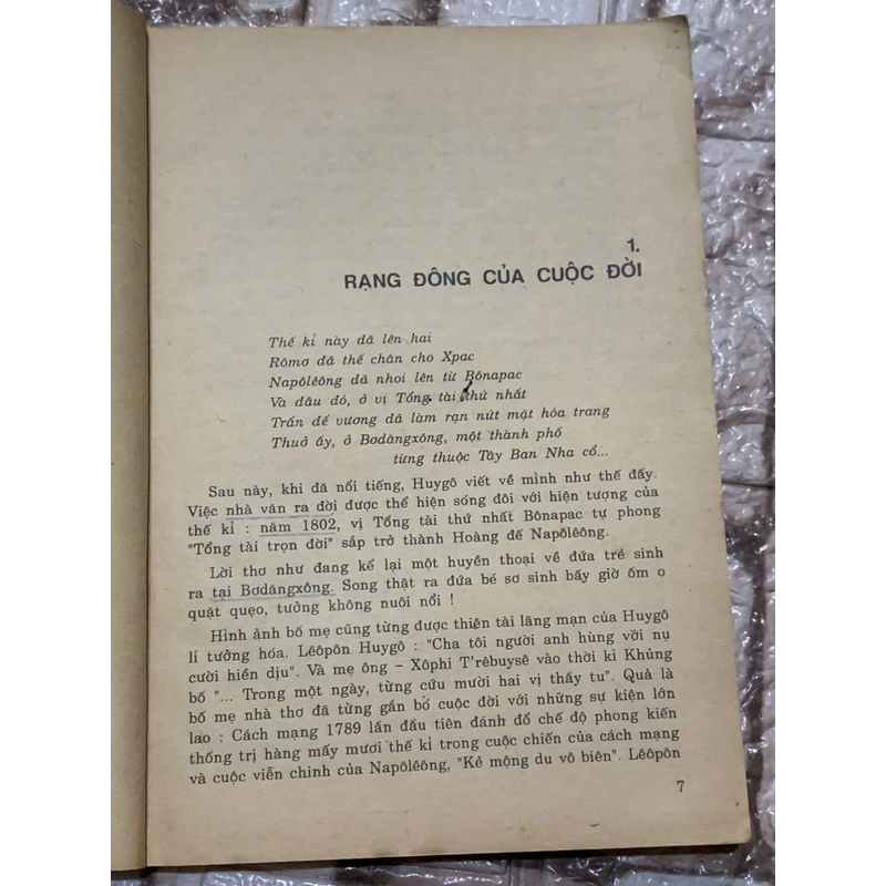 Victor Hugo- Cuộc đời và tác phẩm - 1998 539901