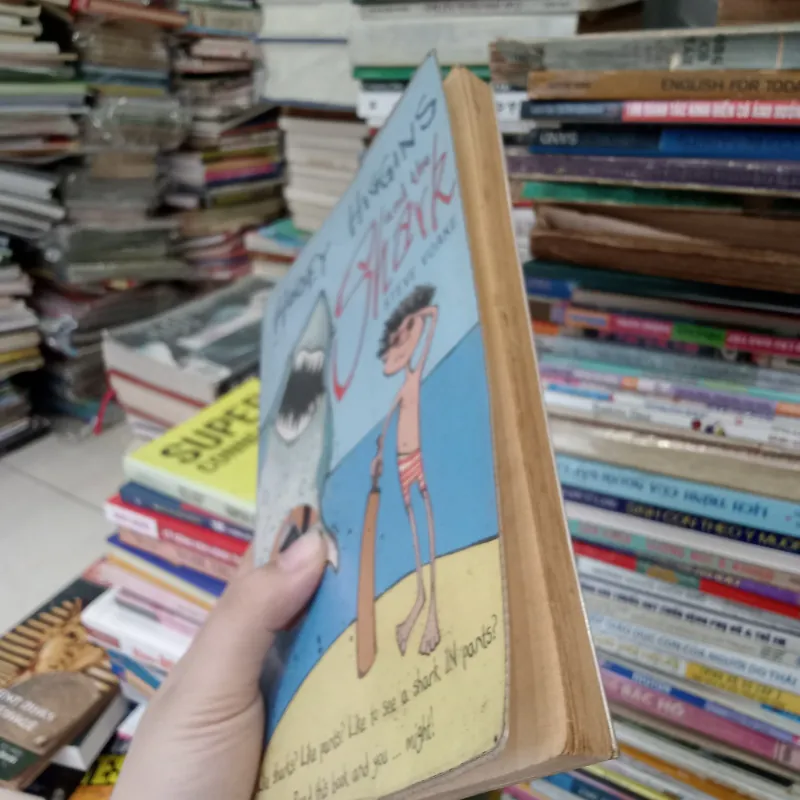 Hooey Higgins and the Shark 📚 748911