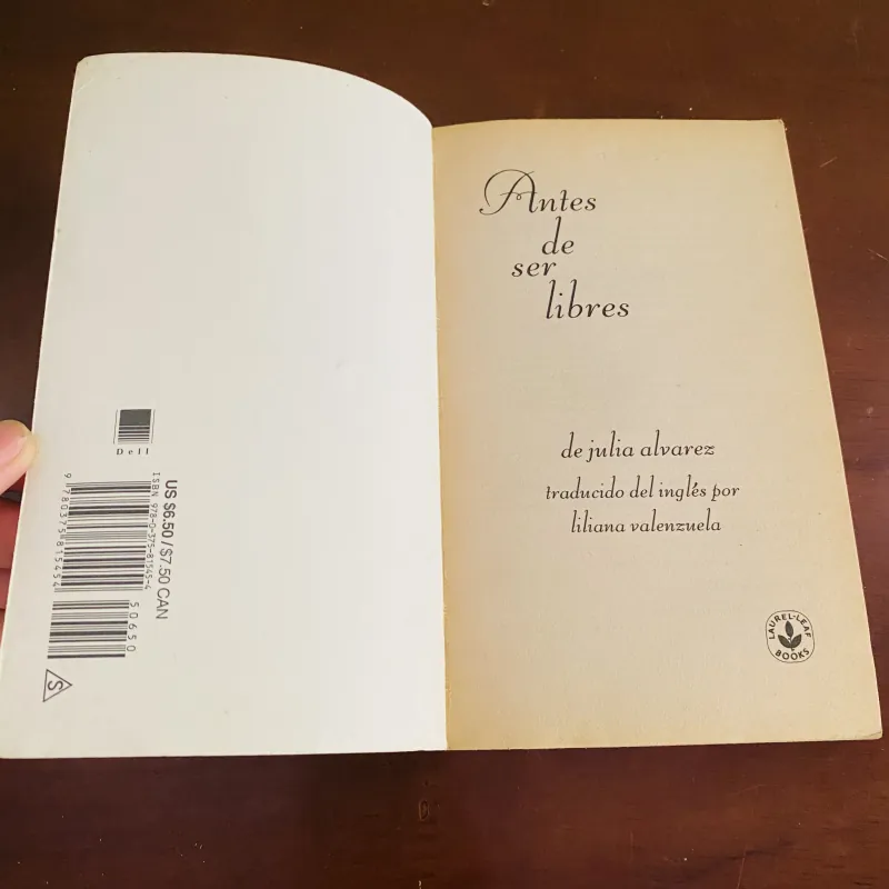 Antes de ser libres - Julia Alvarez  990050