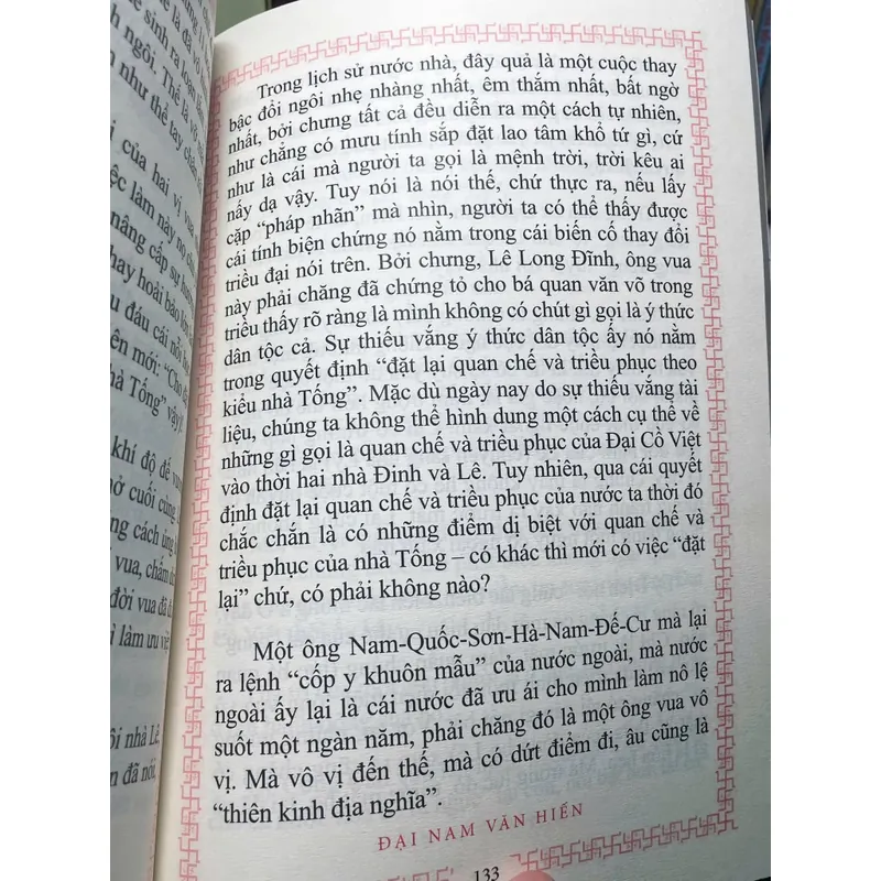 SÁCH ĐẠI NAM VĂN HIẾN 737045