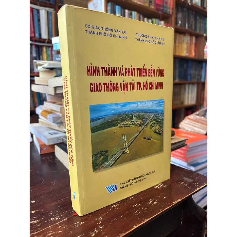 Hình thành và phát triển bền vững giao thông vận tải TP. Hồ Chí Minh 381865