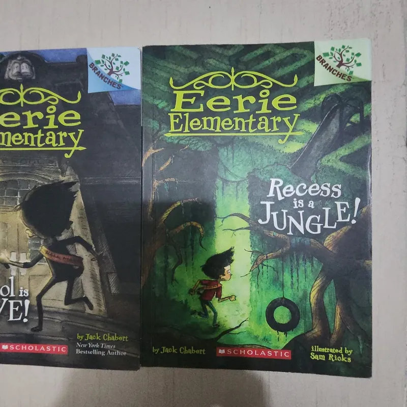 Sách combo 2 quyển Eerie Elementary mới 90% 533989