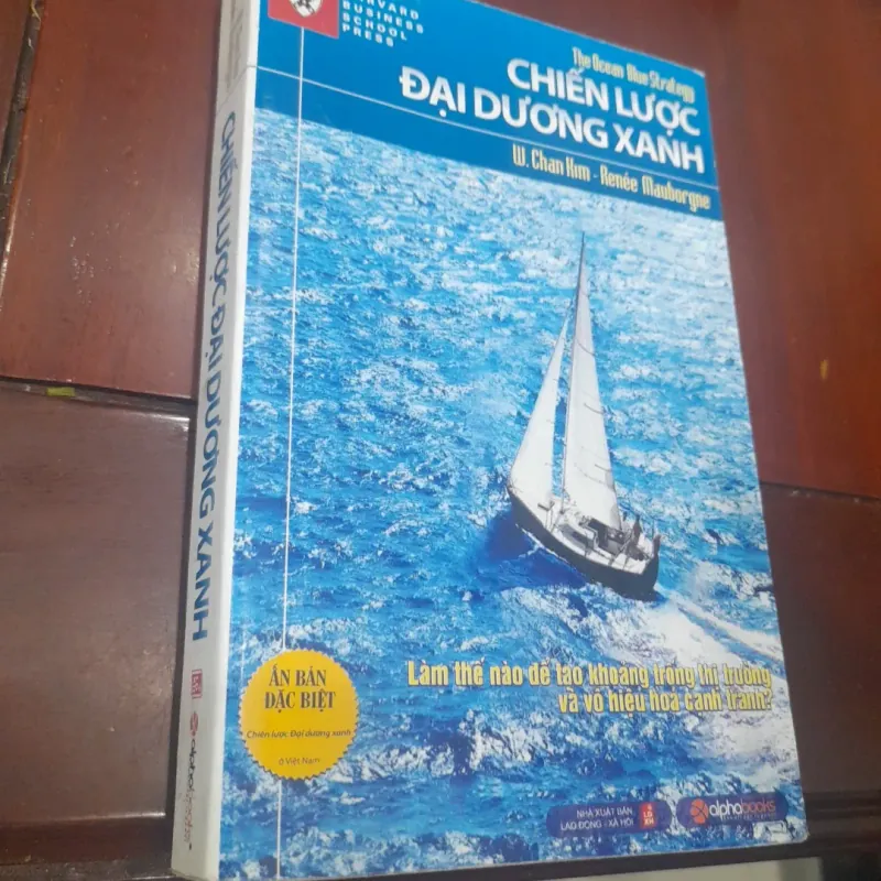 W. Chan Kim, Renée Mauborgne - CHIẾN LƯỢC ĐẠI DƯƠNG XANH 973459