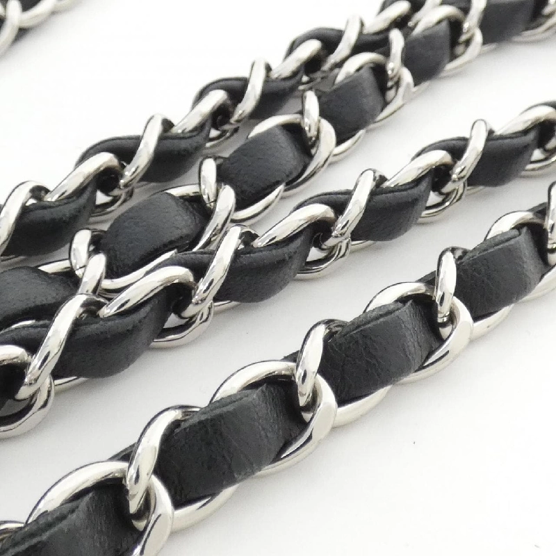 Túi xách chéo Chanel 35200 613306