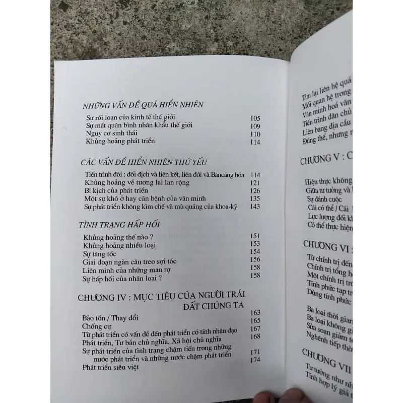 Quả đất quê hương của Edgar Morin và Anne Brigitte Kem  1026214