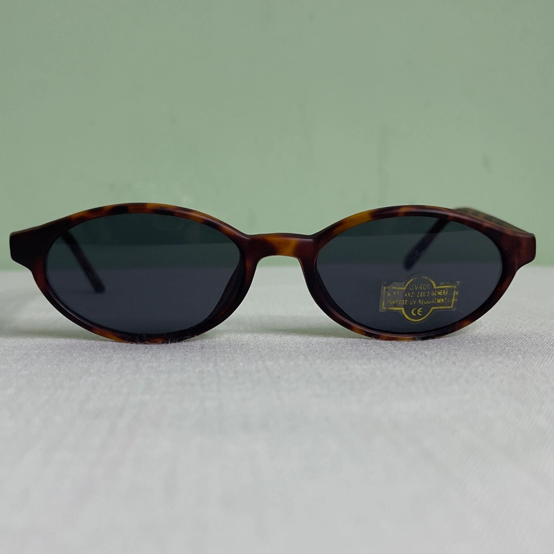 Kính cổ điển vintage - mặt vừa & nhỏ ( còn tem ) 549836