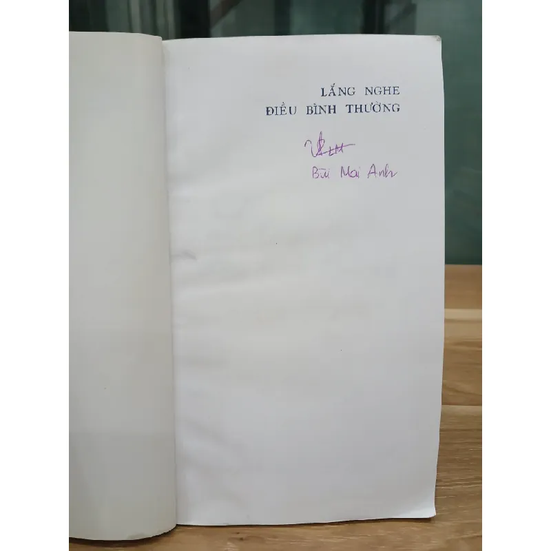 Lắng nghe điều bình thường – Báo Tuổi Trẻ (NXB Trẻ) 560802
