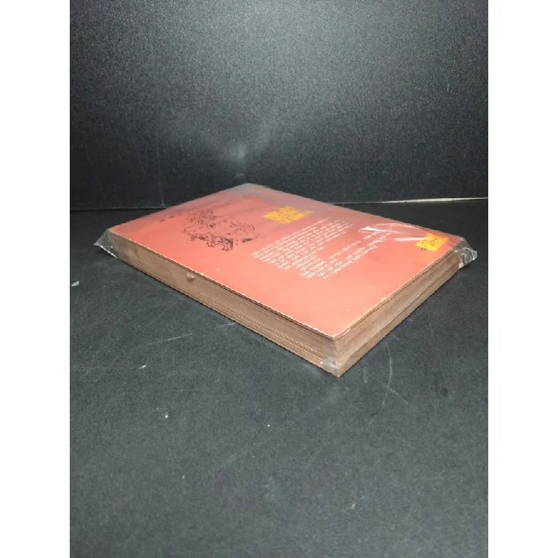 Một nửa đàn ông là đàn bà mới 60% bẩn bìa, ố vàng, rách gáy, tróc bìa 1989 Trương Hiền Lượng HCM2603 VĂN HỌC 414549