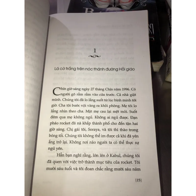 Khuôn mặt bị đánh cắp - Latifa 1021760