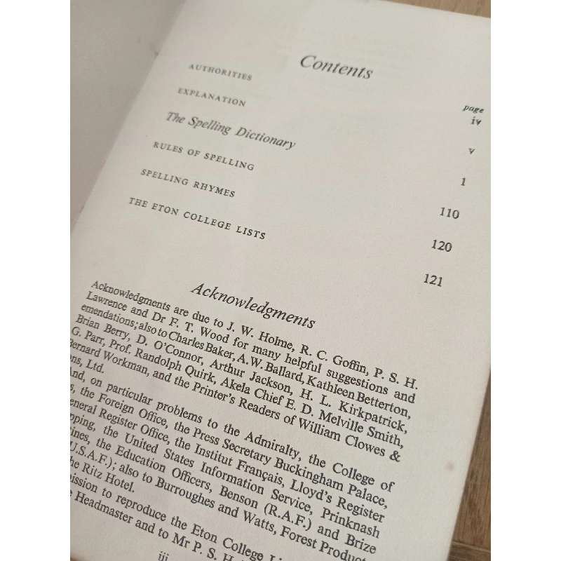 A dictionary of spelling: British & American - Michael West 560627