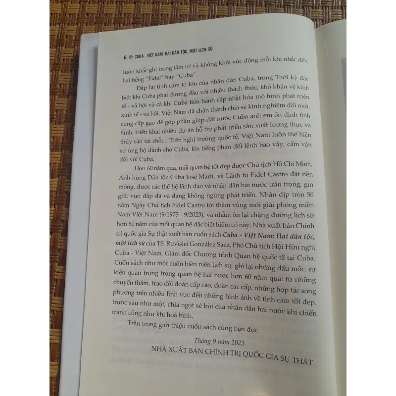 CU BA VIỆT NAM HAI DÂN TỘC MỘT LỊCH SỬ 933275