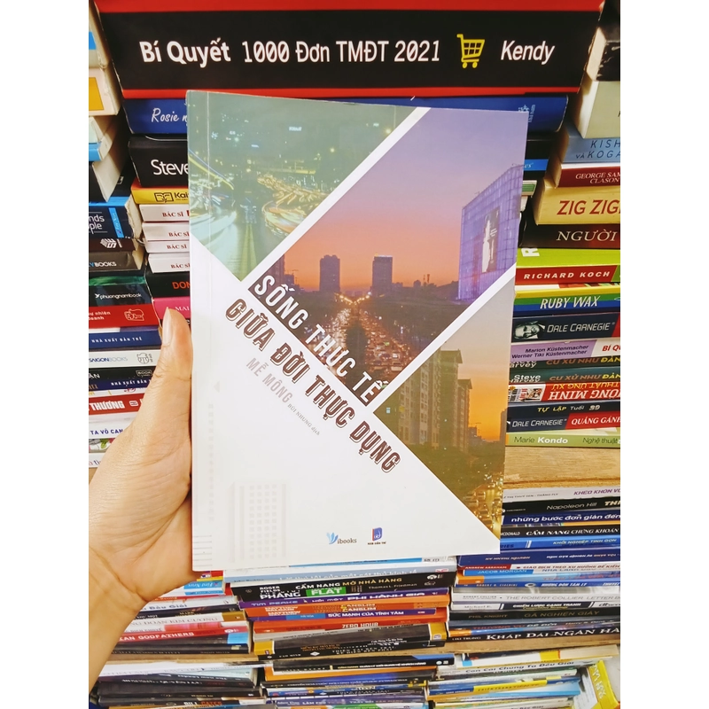Sống Thực Tế Giữa Đời Thực Dụng 447966