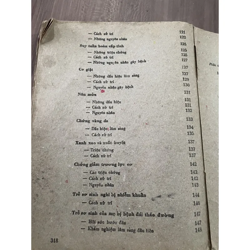 GIẢN YẾU SƠ SINH HỌC BỆNH TRẺ SƠ SINH - LAUGIER- Lâm sàng Chẩn đoán Điều trị- 1989 788985