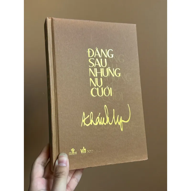 Đằng Sau Những Nụ Cười - Khánh Ly (Bìa Cứng) 733561